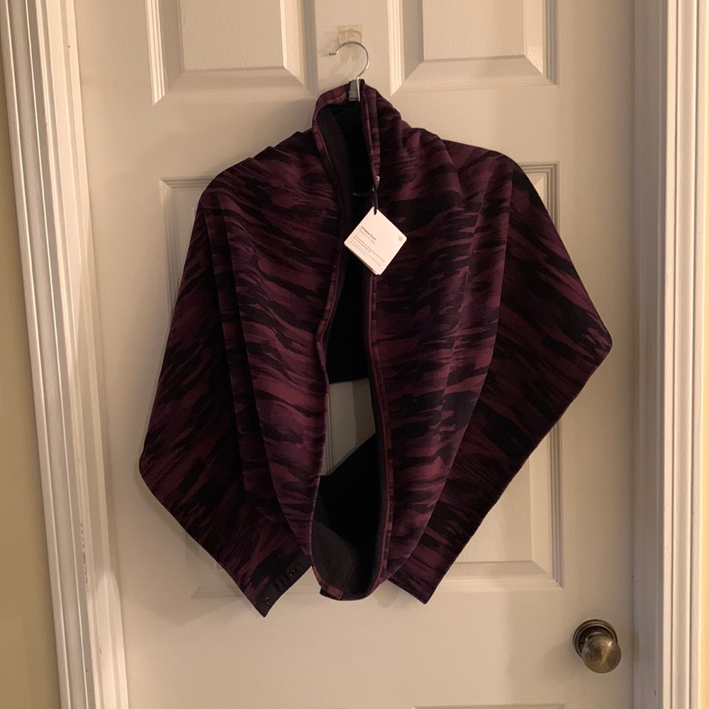 Lululemon one size black multi Vinyasa Scarf